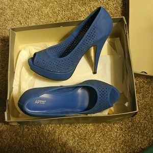 Blue apt 9 heels